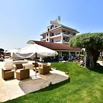 罗森塔尔宫维斯阿欧度假酒店 酒店