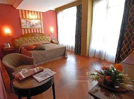 Palazzo Rosenthal Vesuview & מלון טרקאזה