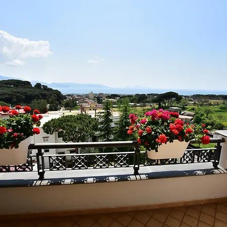 מלון Palazzo Rosenthal Vesuview & 4*